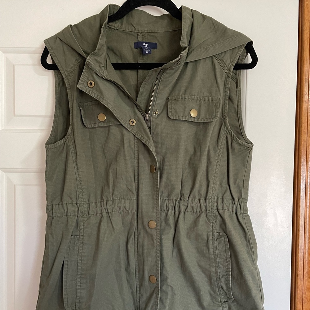 Gap Hooded Cargo Vest